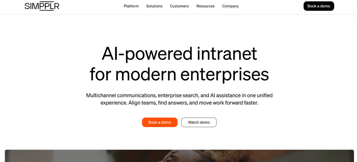 Simpplr: AI-powered intranet search and self-service.